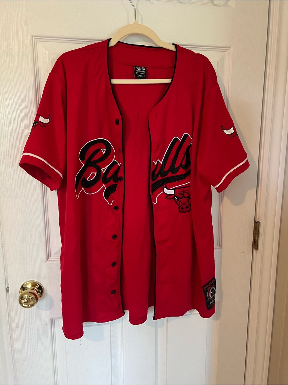Chicago Bulls Button-Down Jersey